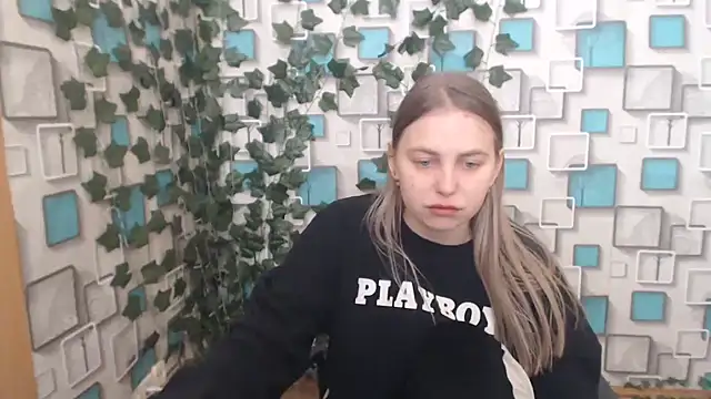Snapshot of klerkarina chatting on March 3, 2025, 9:33 am klerkarina online show from March 3, 2025, 9:33 am