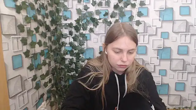 Snapshot of klerkarina chatting on March 21, 2025, 9:23 am klerkarina online show from March 21, 2025, 9:23 am