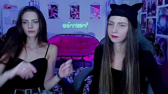 Snapshot of GrayceWild chatting on November 10, 2025, 11:20 am GrayceWild online show from November 10, 2025, 11:20 am