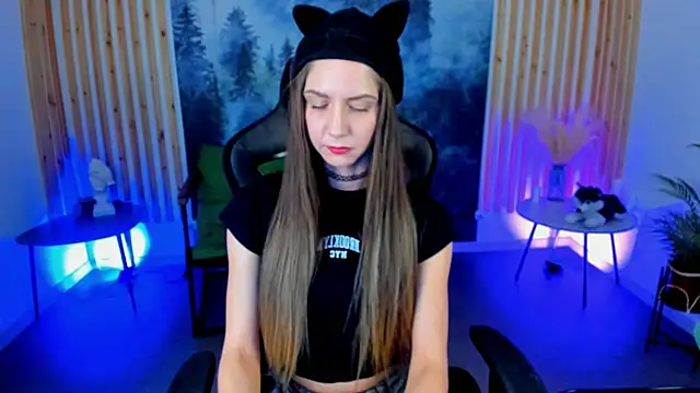 Snapshot of GrayceWild chatting on November 20, 2025, 11:43 am GrayceWild online show from November 20, 2025, 11:43 am