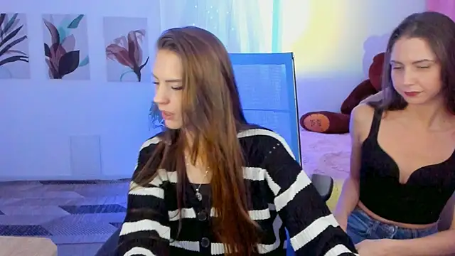 Snapshot of GrayceWild chatting on November 24, 2025, 1:11 pm GrayceWild online show from November 24, 2025, 1:11 pm