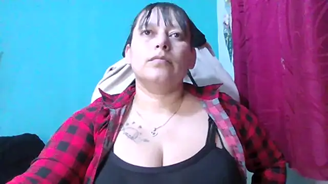 Diana Lozano online show from May 27, 2026, 5:04 am
