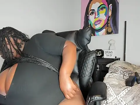 Snapshot of SexyHugeblackTitties chatting on October 8, 2025, 12:58 pm SexyHugeblackTitties online show from October 8, 2025, 12:58 pm
