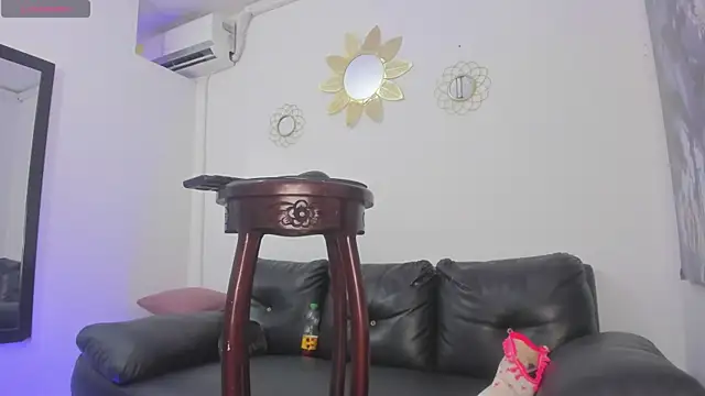 Sophia Cameron online show from January 20, 2025, 4:32 am