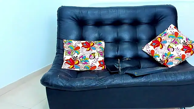 AlfredWalker online show from November 28, 2025, 12:02 am