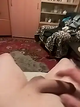 Snapshot of Robertino21cm chatting on December 15, 2025, 9:41 pm Robertino21cm online show from December 15, 2025, 9:41 pm