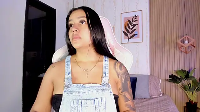 CameronCollins  online show from October 13, 2025, 7:36 pm