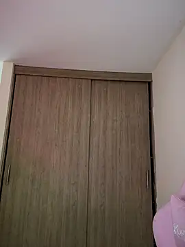 lunablossom  online show from November 1, 2025, 6:32 pm