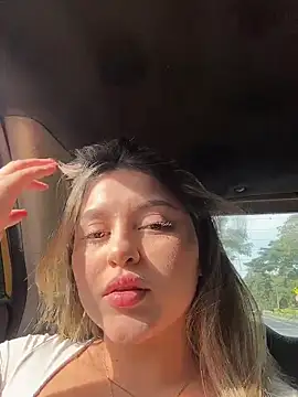 Snapshot of lunablossom_ chatting on March 17, 2026, 9:07 pm lunablossom online show from March 17, 2026, 9:07 pm