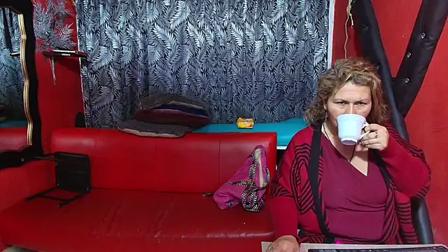lesbiancuple online show from January 28, 2025, 12:15 am