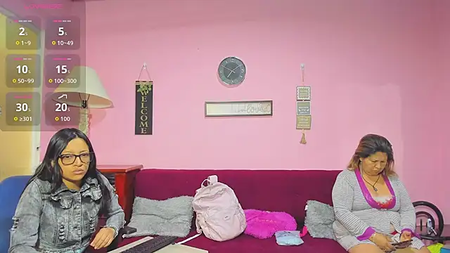 lesbiancuple online show from September 29, 2025, 12:10 pm