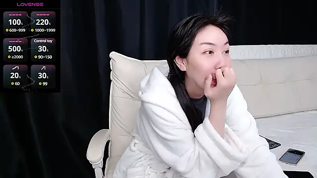 Snapshot of qianqian_ chatting on March 5, 2025, 10:44 am qianqian online show from March 5, 2025, 10:44 am