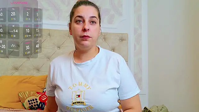 KarinaNoir online show from October 14, 2025, 3:51 am