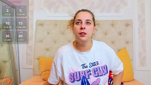 KarinaNoir online show from October 21, 2025, 3:29 am