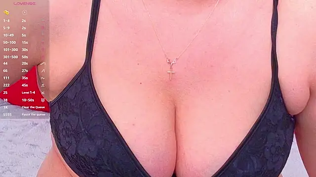 KarinaNoir online show from June 19, 2026, 3:55 am