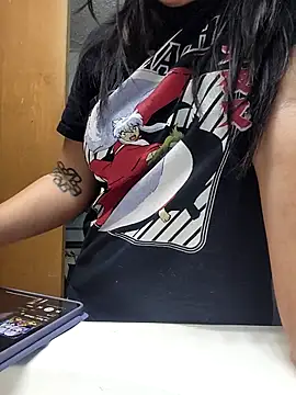 AriannaPena online show from October 15, 2025, 11:05 pm