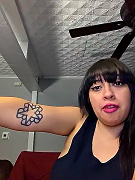 AriannaPena online show from November 8, 2025, 10:04 am