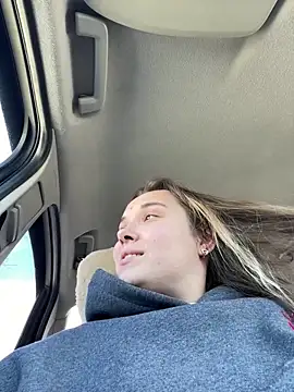 Sandra SW  online show from February 22, 2025, 11:57 am