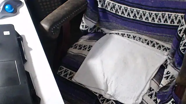 QueenDenizeAndTheCaptain online show from October 13, 2025, 3:06 am