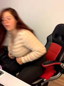 kayortiiz online show from October 9, 2025, 9:13 pm