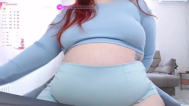 Snapshot of Mia_Bows chatting on February 18, 2025, 8:05 am Mia Bows online show from February 18, 2025, 8:05 am