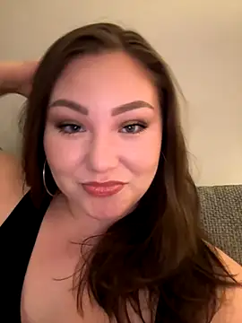 Snapshot of RosieDixx chatting on November 25, 2025, 5:18 am RosieDixx online show from November 25, 2025, 5:18 am