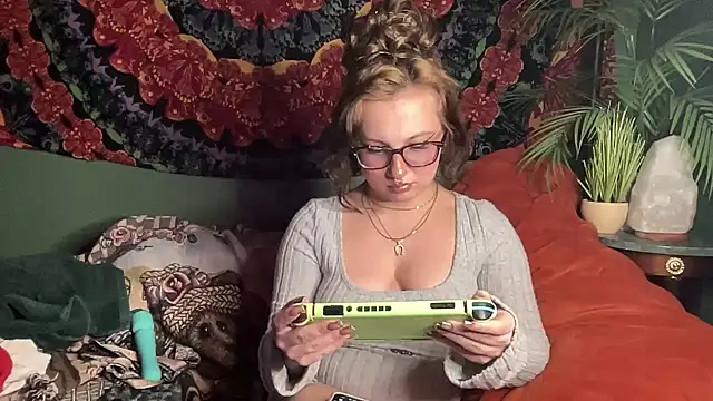 sweetandwet daddy online show from November 18, 2025, 2:32 pm