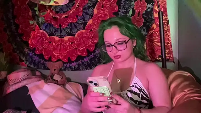 sweetandwet daddy online show from June 16, 2026, 12:24 am