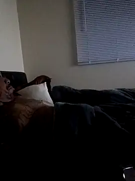 yellowwetfox online show from March 8, 2026, 5:55 am