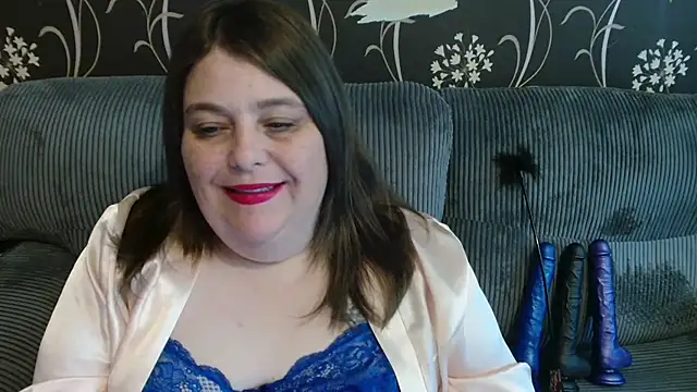 HouseWifeWhore Milf online show from October 22, 2025, 3:01 pm