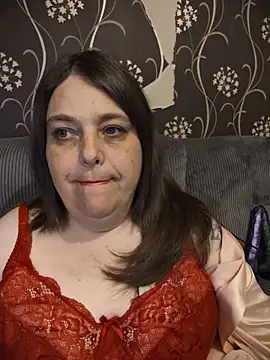 HouseWifeWhore Milf online show from June 6, 2026, 11:31 pm