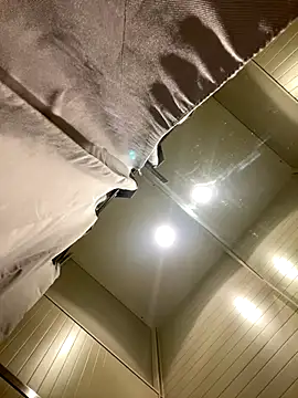 Snapshot of CrazzyChicks chatting on October 9, 2025, 6:44 am CrazzyChicks online show from October 9, 2025, 6:44 am