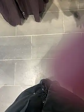 CrazzyChicks online show from March 25, 2026, 5:13 am