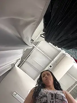 CrazzyChicks online show from June 21, 2026, 6:49 am