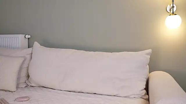 minimolly online show from June 16, 2026, 6:21 pm