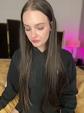 Snapshot of KarissaChantelle chatting on December 23, 2024, 6:00 am KarissaChantelle online show from December 23, 2024, 6:00 am