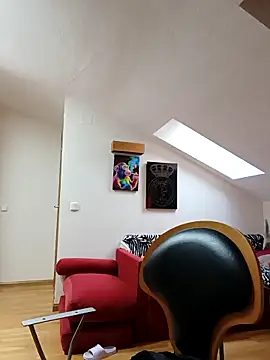 laura dirtyhot online show from November 10, 2025, 8:02 am