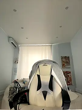 IvyHoney online show from September 28, 2025, 7:47 am