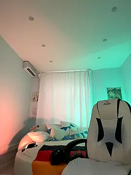 IvyHoney online show from October 3, 2025, 8:11 am