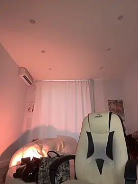 IvyHoney online show from October 17, 2025, 11:24 am