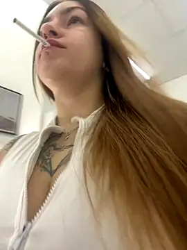 IvyHoney online show from October 25, 2025, 8:33 am