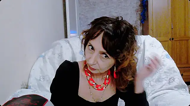 Snapshot of AnnieEltgant chatting on December 27, 2024, 1:28 pm AnnieEltgant online show from December 27, 2024, 1:28 pm