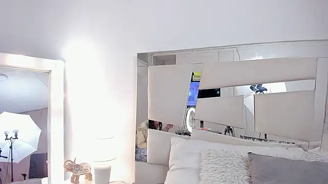 Mariana Joness online show from January 14, 2026, 2:39 am