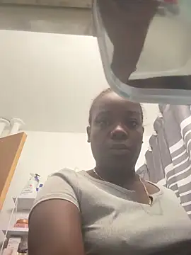 ChocolateBuns101 online show from October 11, 2025, 1:20 pm