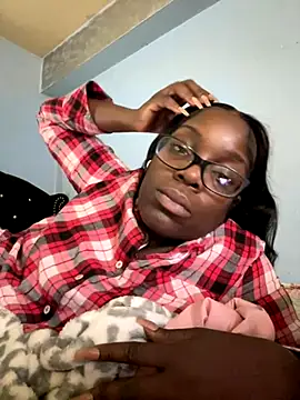 ChocolateBuns101 online show from November 12, 2025, 1:55 pm