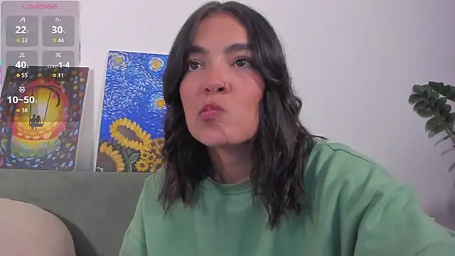 TIFFANYRUSSO online show from April 10, 2026, 5:45 am