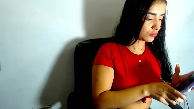 lorensweet77 online show from December 17, 2024, 4:43 pm