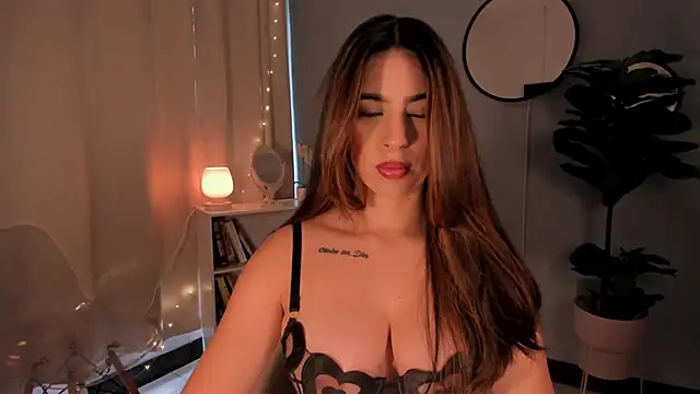 LiaPearce online show from October 7, 2025, 12:24 pm