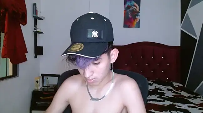 Snapshot of littlextreme chatting on December 3, 2024, 6:15 am littlextreme online show from December 3, 2024, 6:15 am