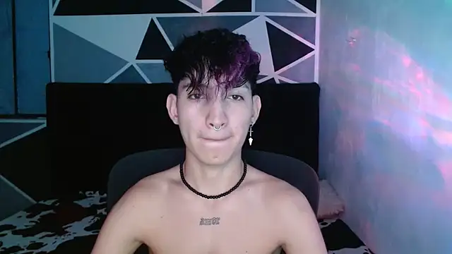 Snapshot of littlextreme chatting on December 13, 2024, 1:37 am littlextreme online show from December 13, 2024, 1:37 am